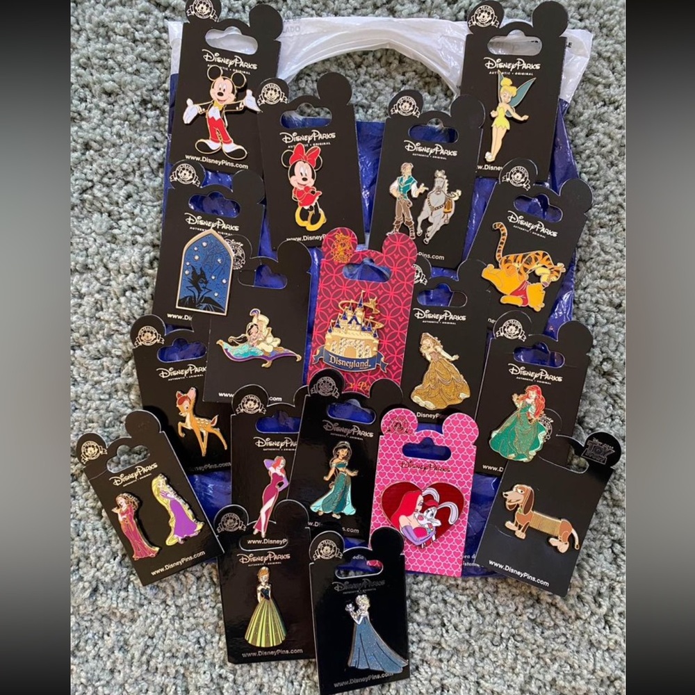 RARE Disney Pin Collectables